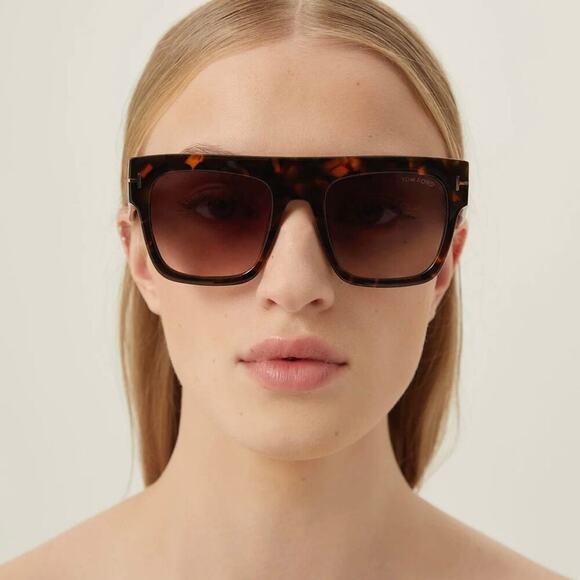 New,  TOM FORD Renee Sunglasses TF847 52B Authentic